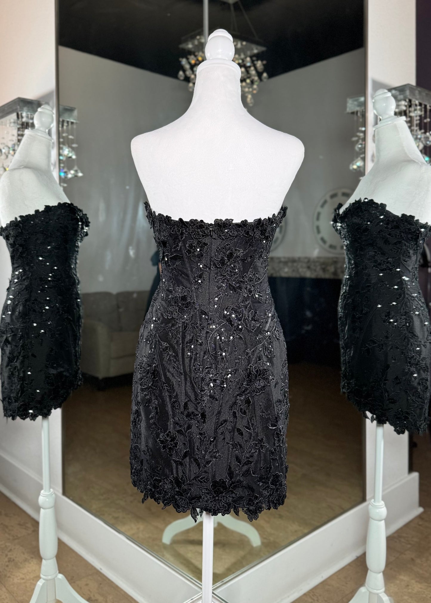 Black Sweetheart Fitted Homecoming Dress