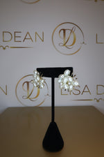 Load image into Gallery viewer, Pearl Cluster Earrings
