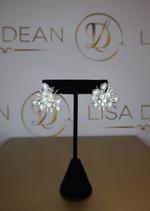 Load image into Gallery viewer, Pearl Cluster Earrings
